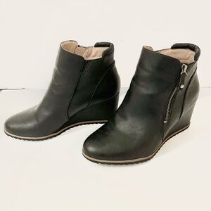SOUL Naturalizer Haley Black Wedge Ankle Boots Size 10 Wide Comfort